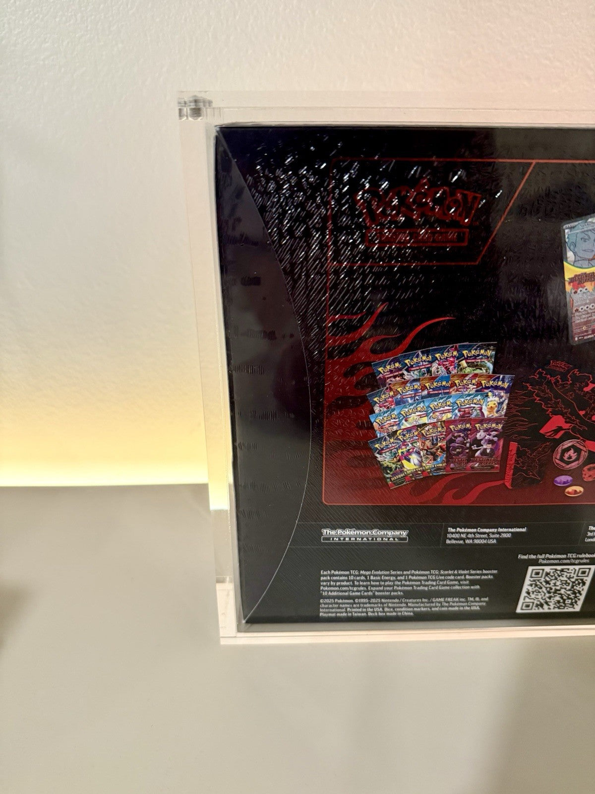 Pokemon Moltres UPC Acrylic Case With Magnetic Lid - In Stock